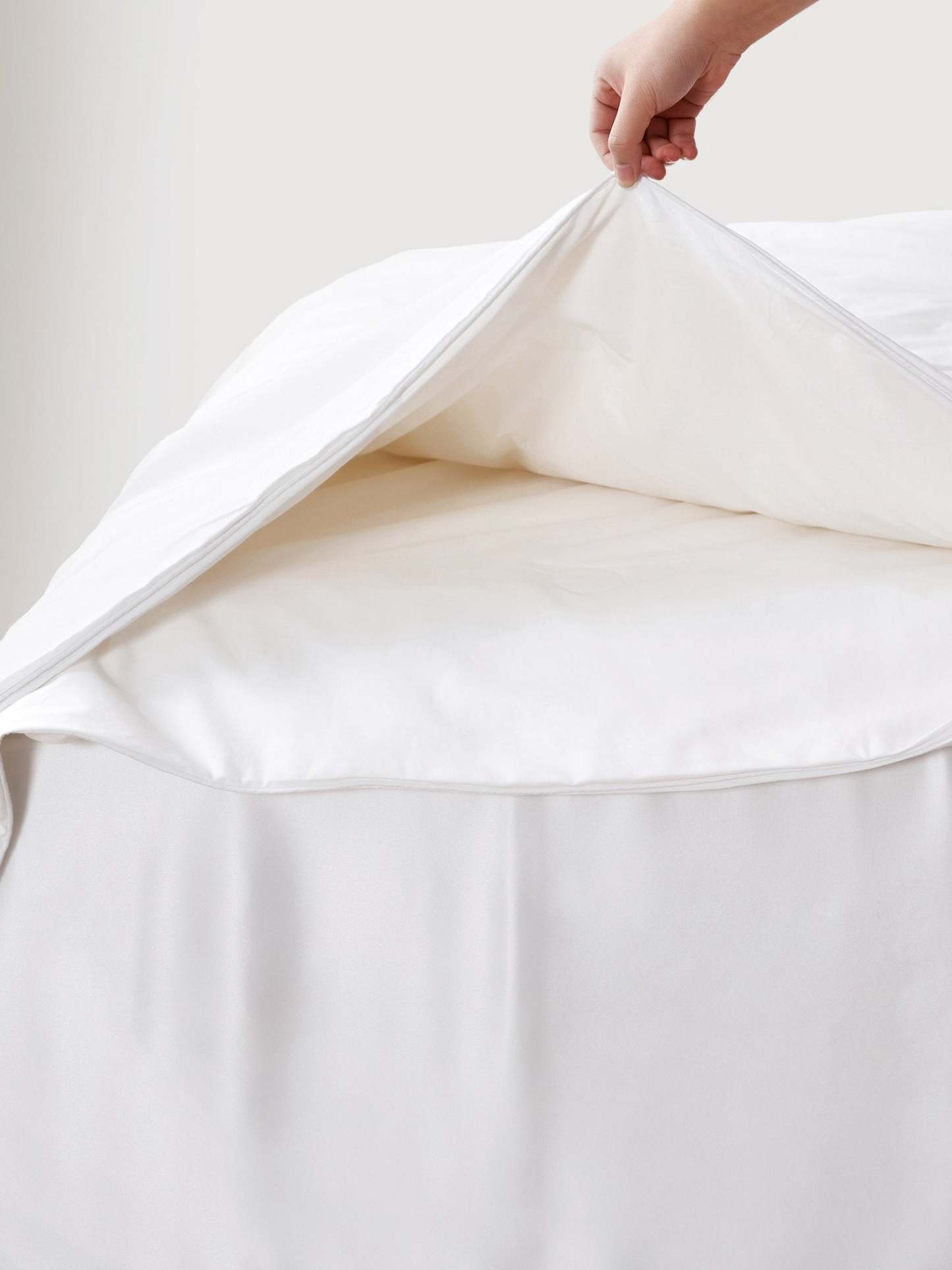 Deluxe 2 in 1 Cotton Covered Silk Comforter