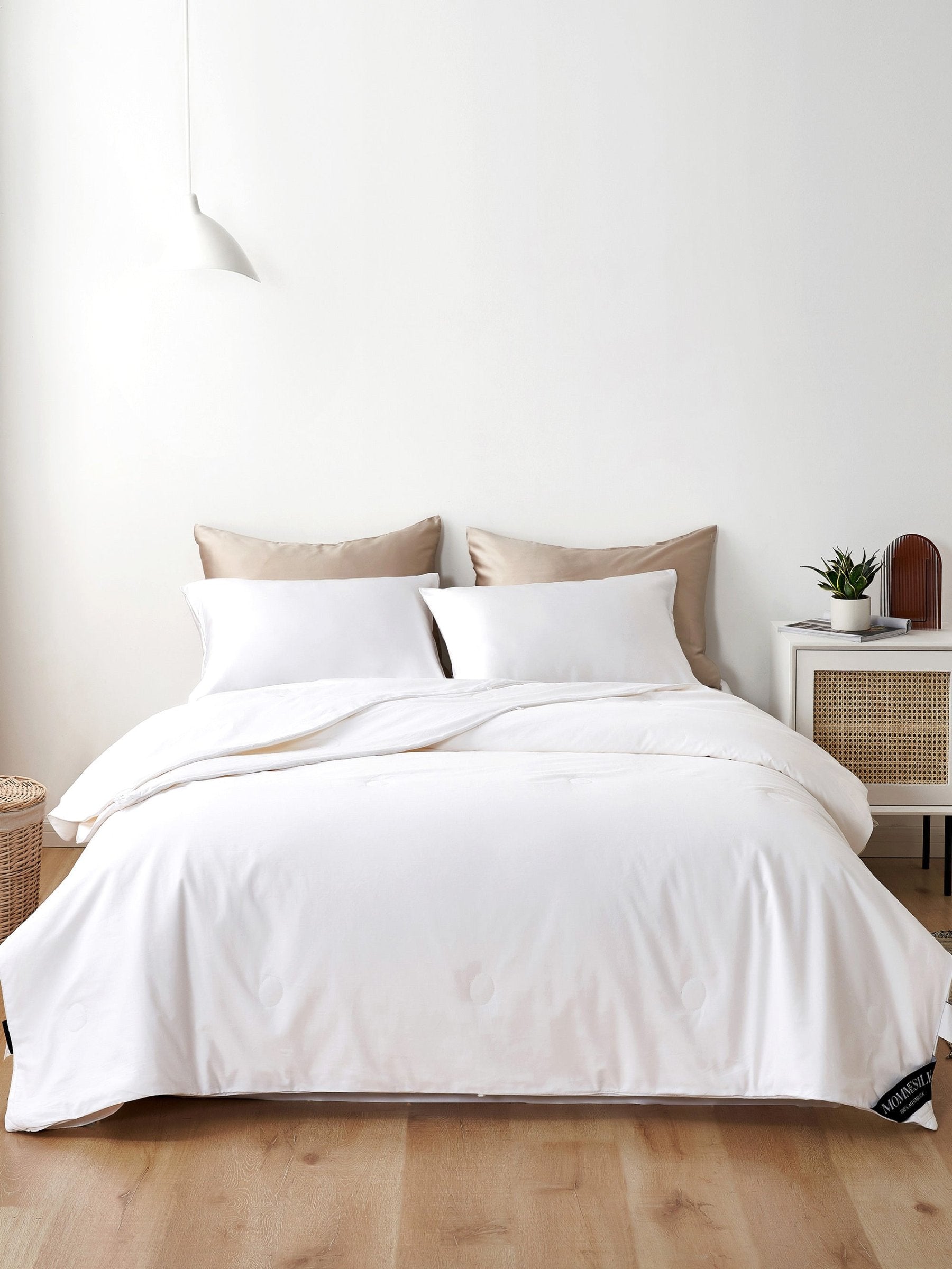 Deluxe 2 in 1 Cotton Covered Silk Comforter