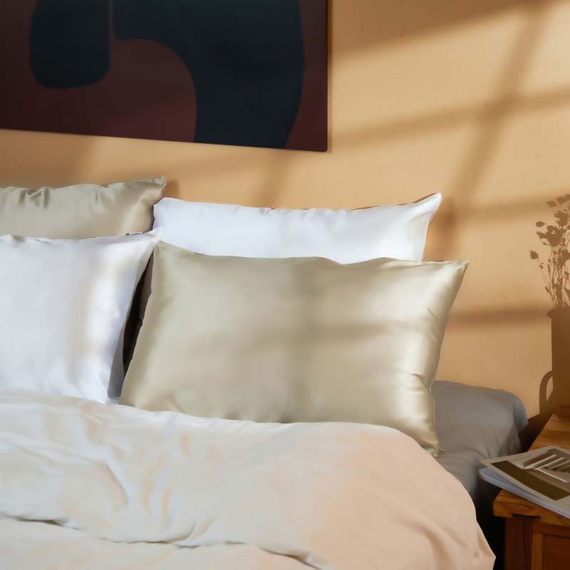 100% Mulberry Silk Pillowcase Made from 22 Momme Pure Silk – MommeSilk