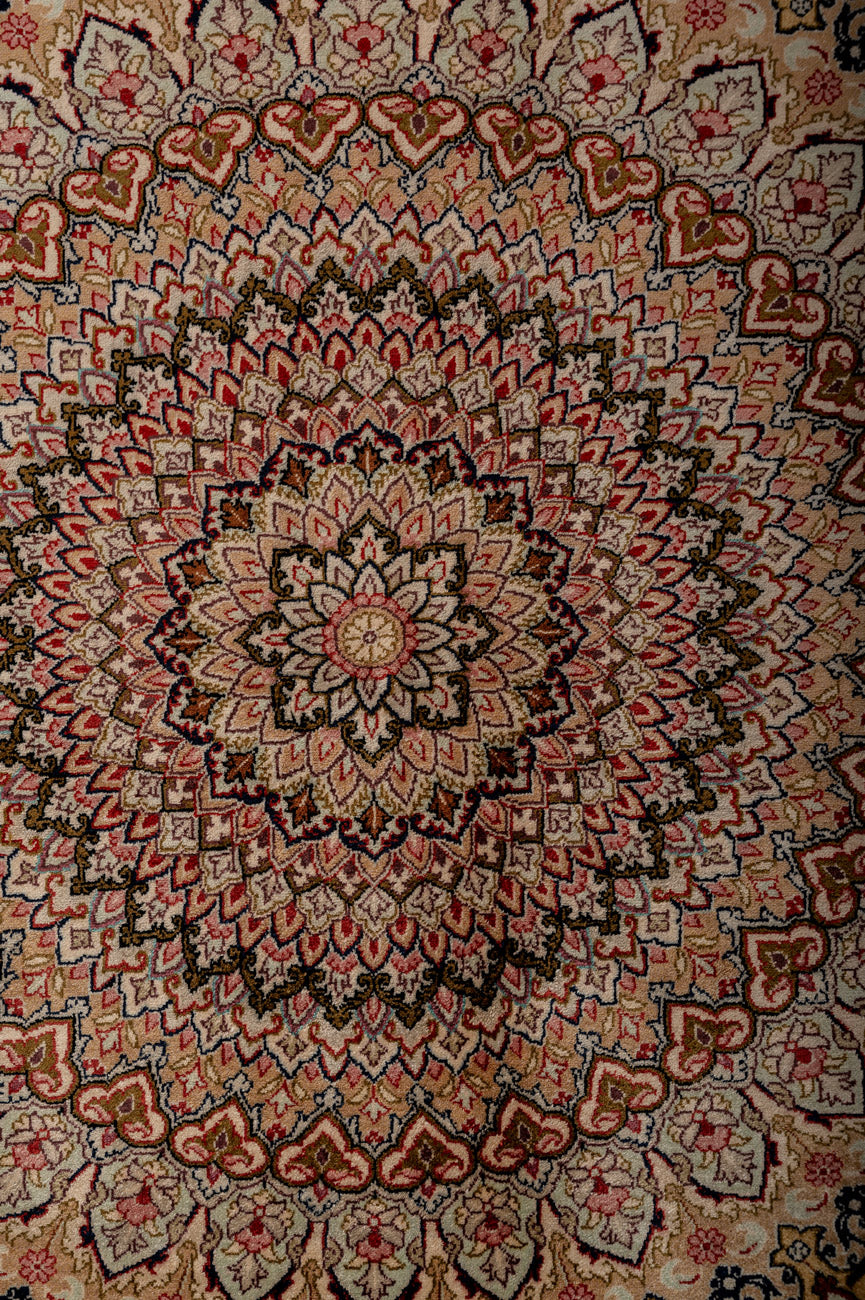 Signed Qum Silk 350x250cm