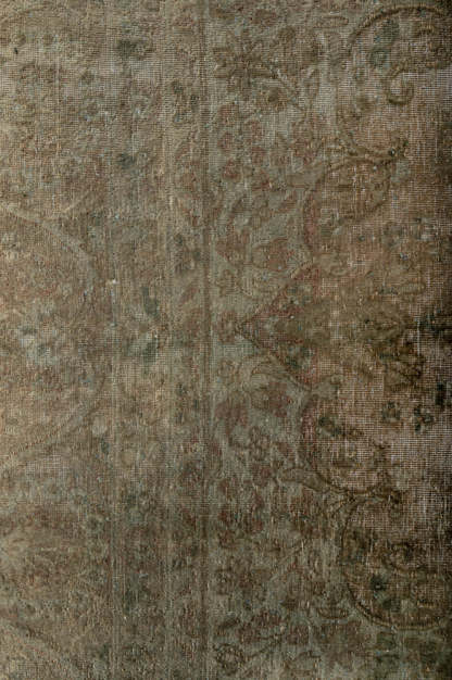 Overdyed 402x295cm