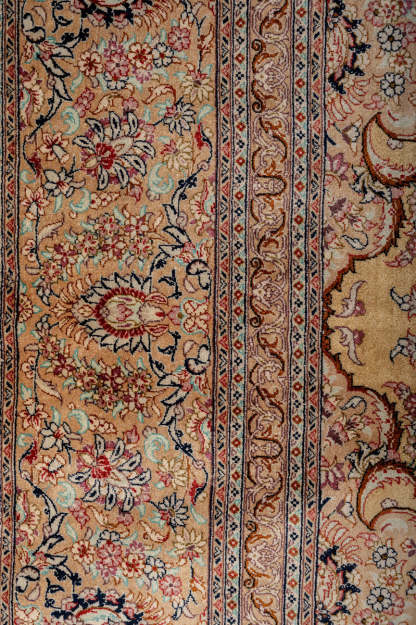 Signed Qum Silk 350x250cm