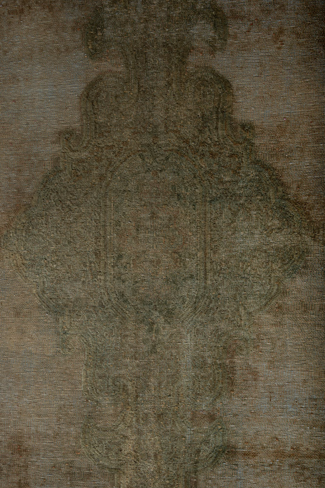 Overdyed 403x286cm