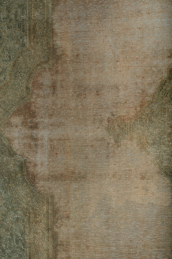 Overdyed 403x286cm