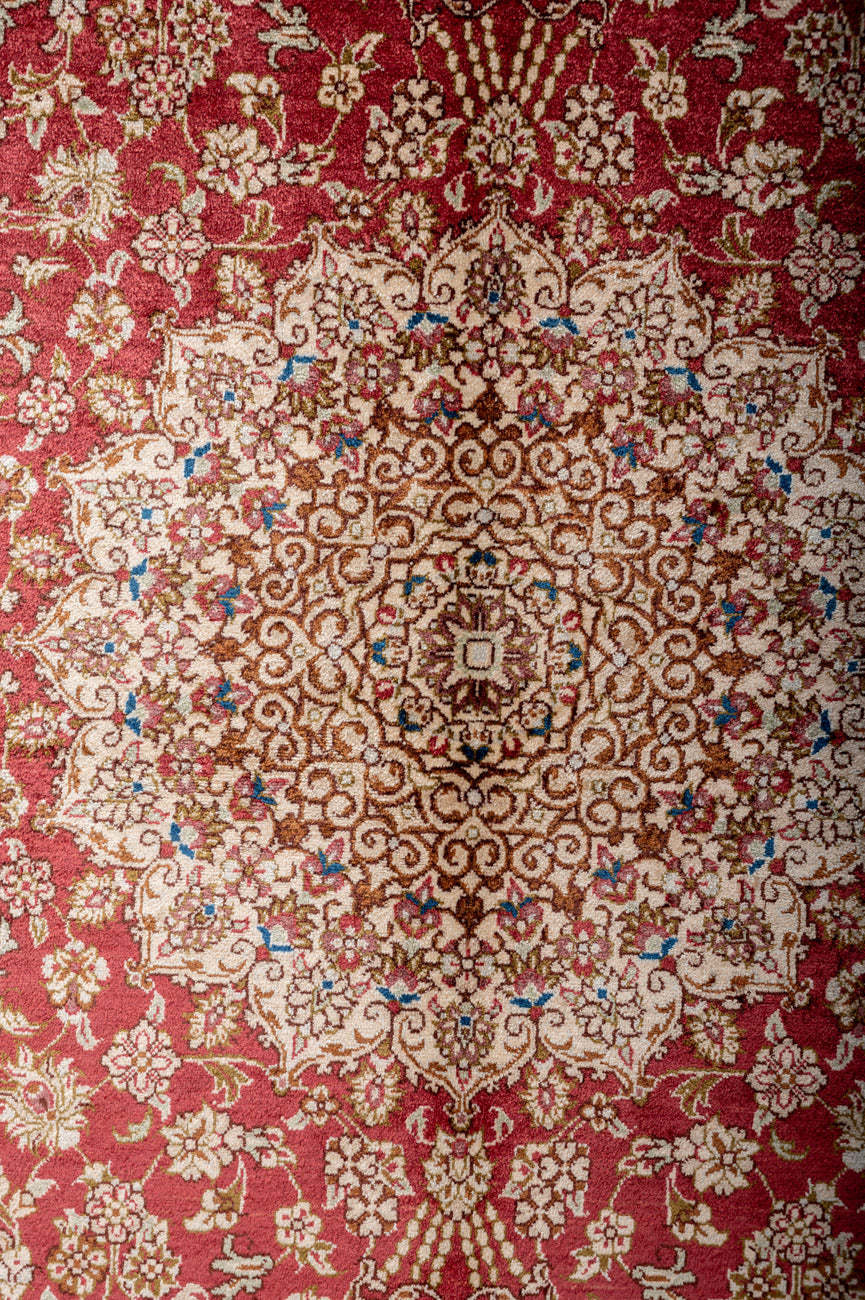 Signed Qum Silk 151x100cm