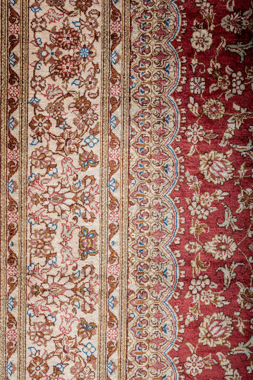 Signed Qum Silk 151x100cm