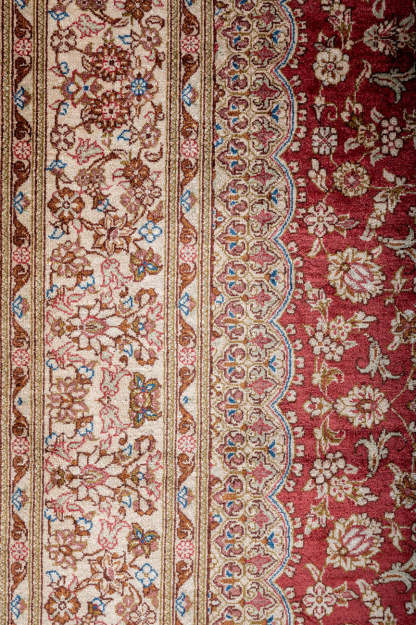 Signed Qum Silk 151x100cm