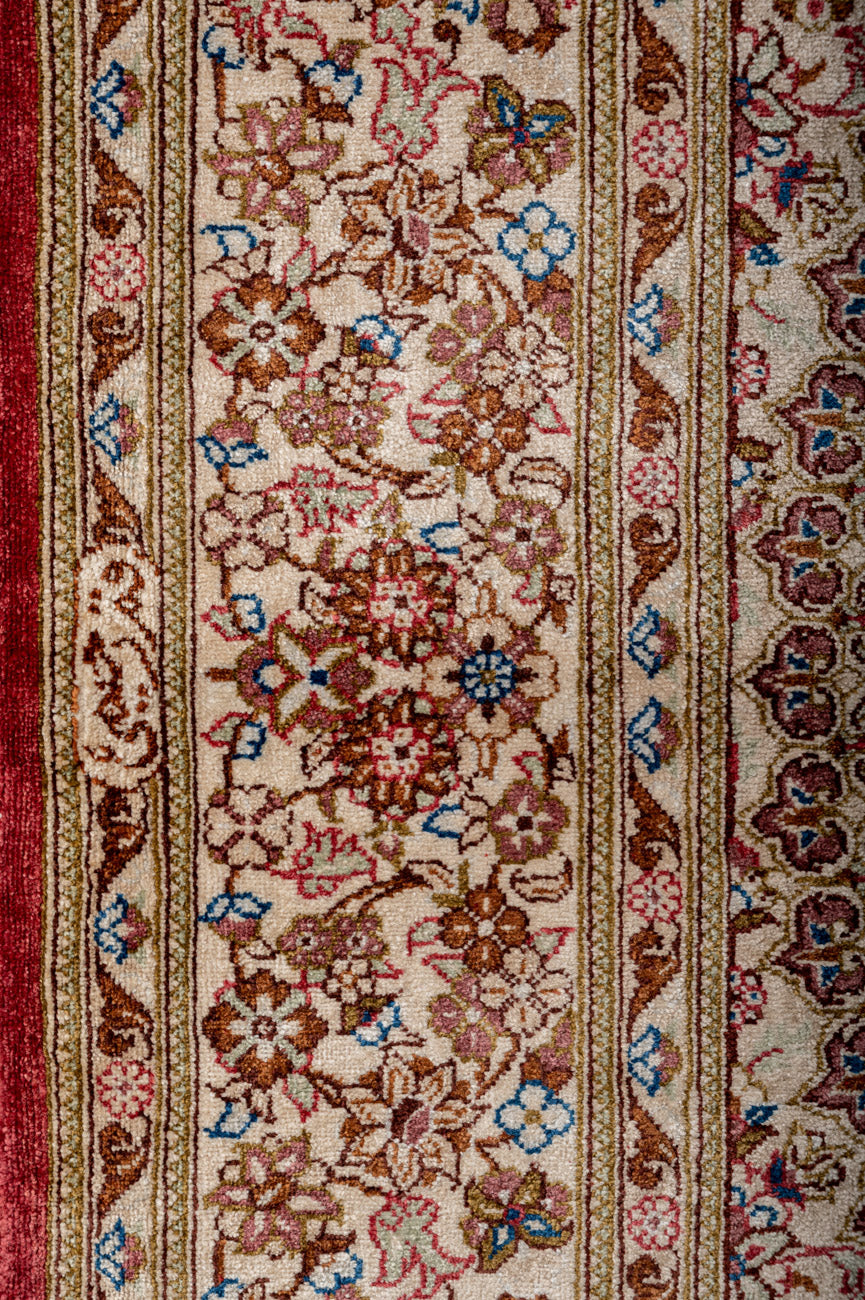 Signed Qum Silk 151x100cm