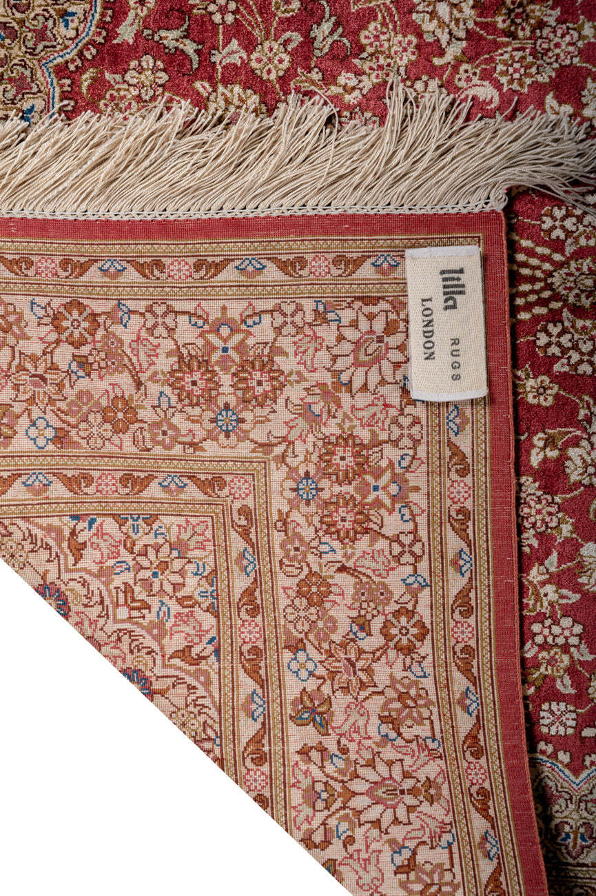 Signed Qum Silk 151x100cm