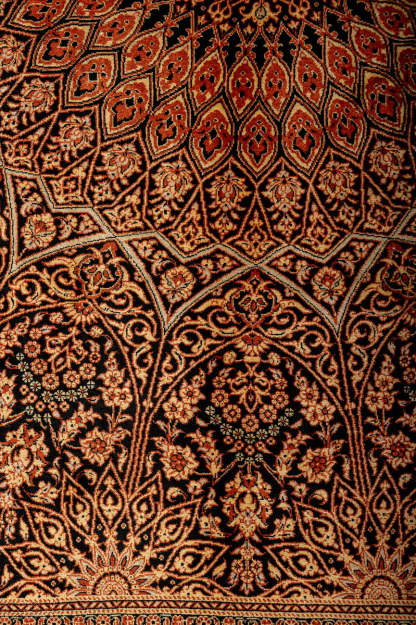 Signed Qum Silk 154x104cm