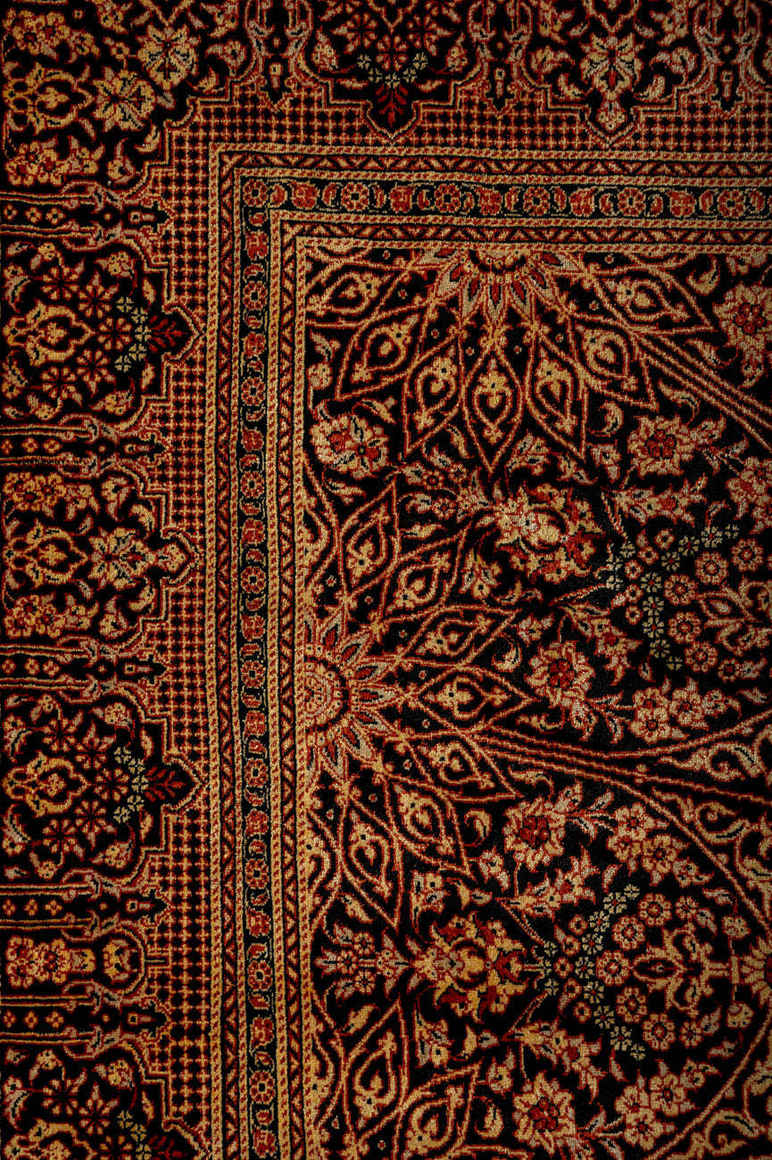 Signed Qum Silk 154x104cm