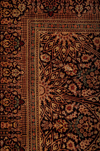 Signed Qum Silk 154x104cm