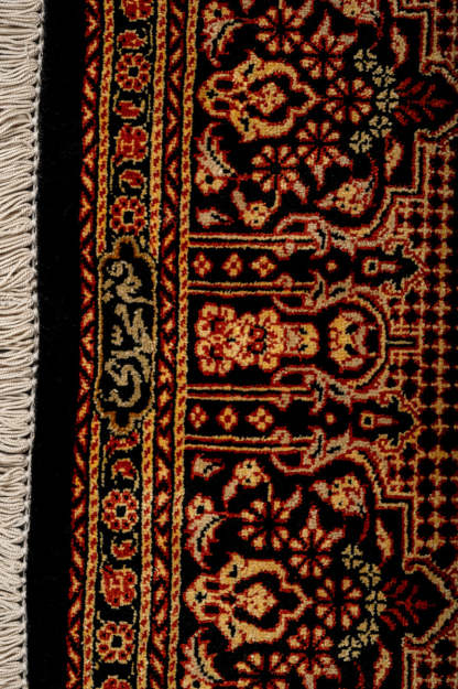 Signed Qum Silk 154x104cm