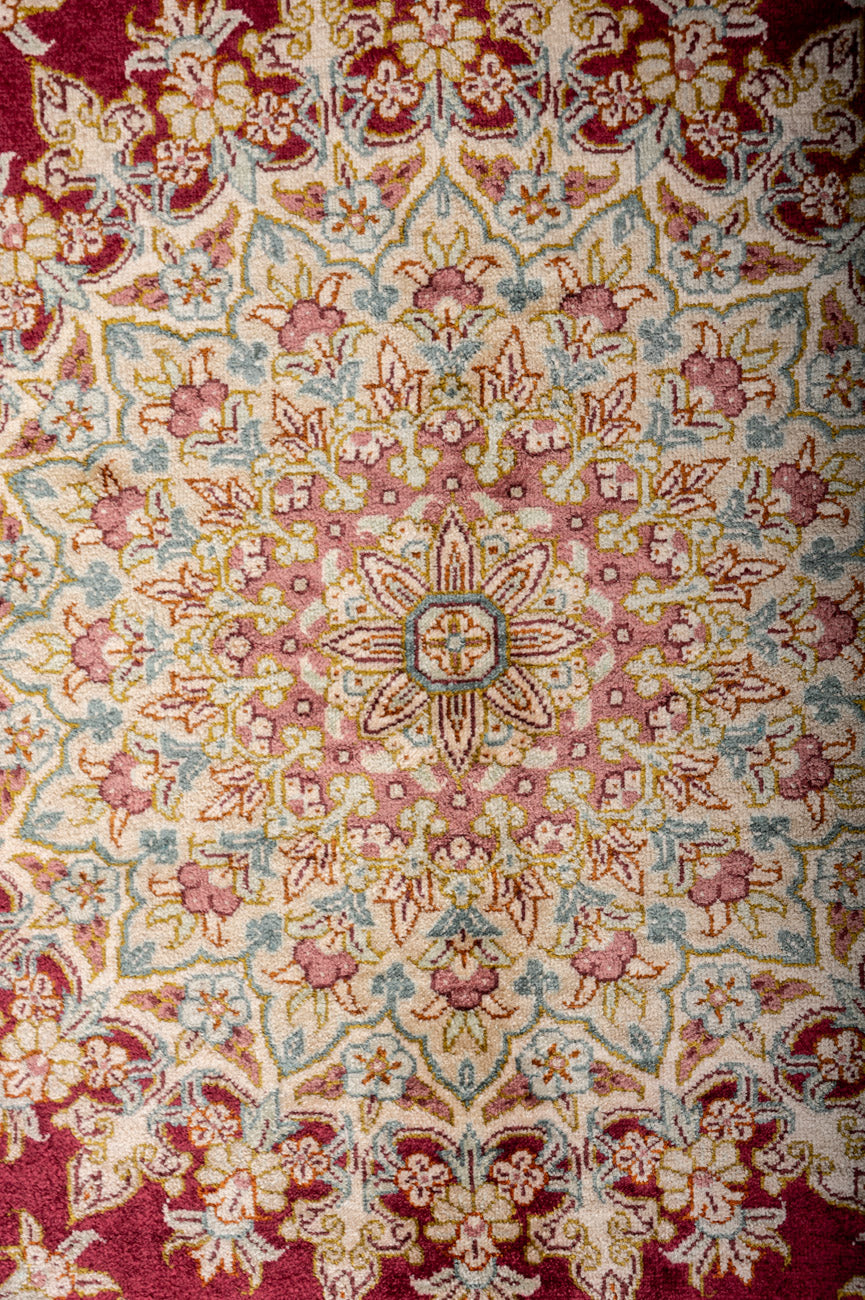 Signed Qum Silk 153x101cm