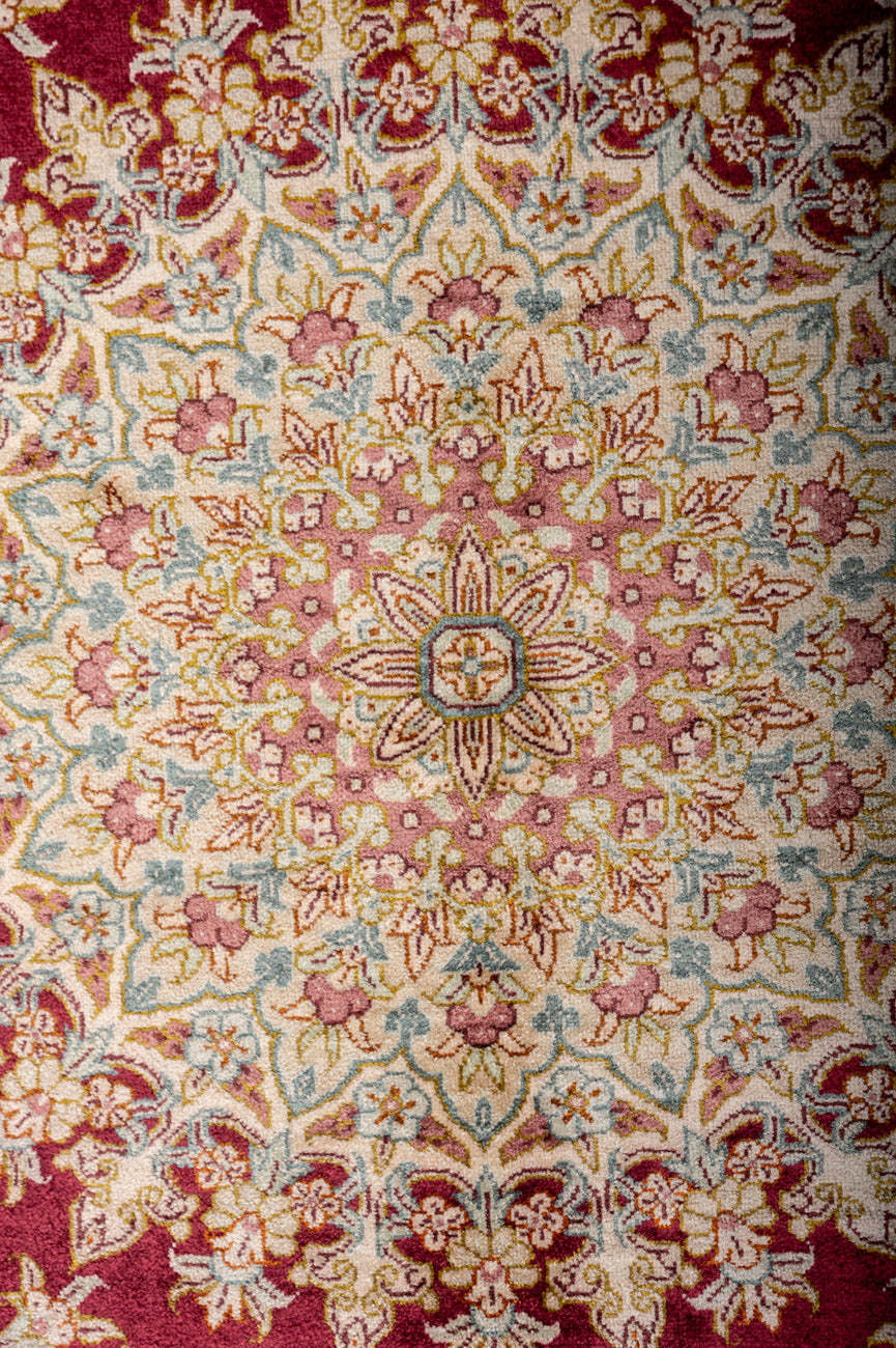 Signed Qum Silk 153x101cm
