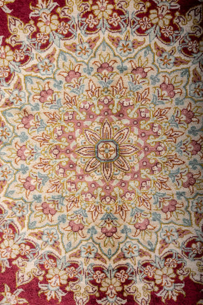 Signed Qum Silk 153x101cm