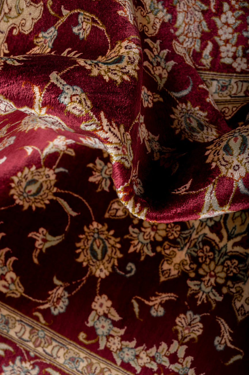 Signed Qum Silk 153x101cm