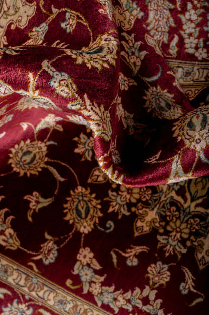 Signed Qum Silk 153x101cm
