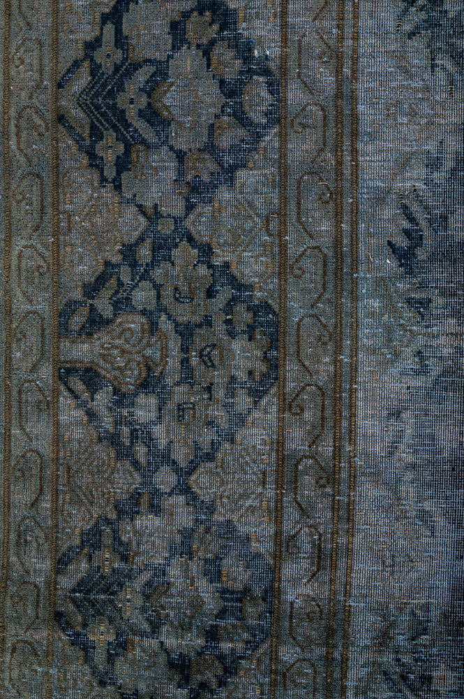 Overdyed 386x290cm