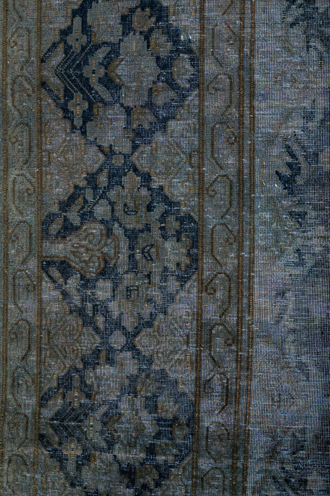Overdyed 386x290cm