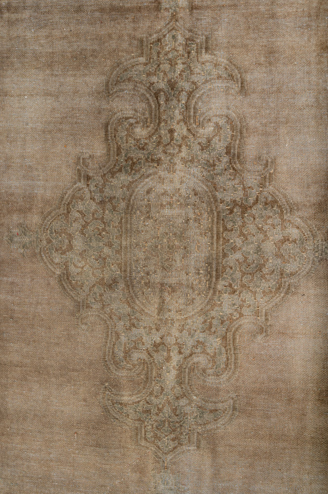 Overdyed 365x287cm