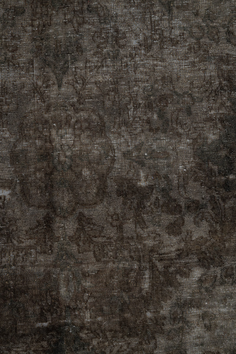 Overdyed 651x397cm