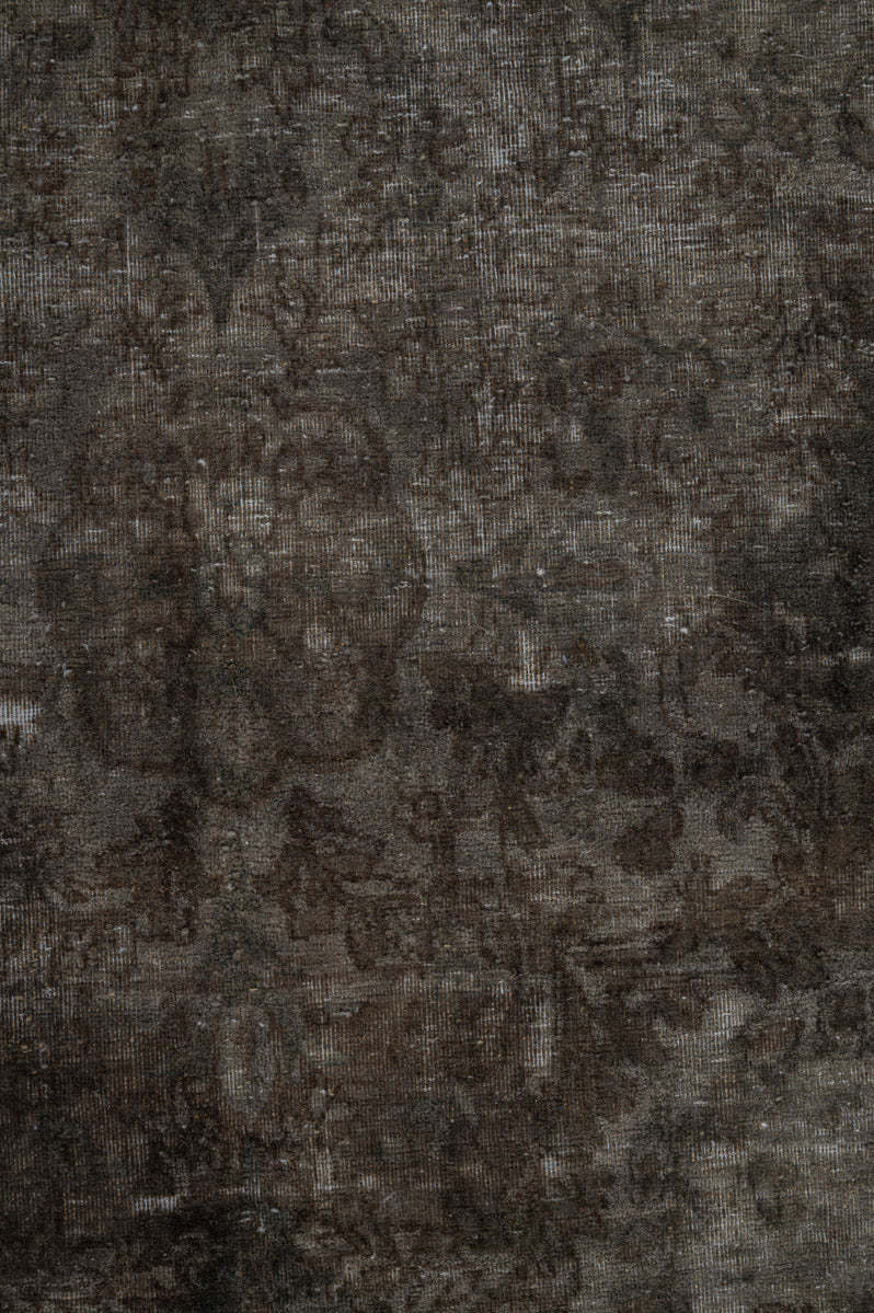 Overdyed 651x397cm