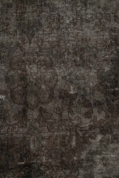 Overdyed 651x397cm