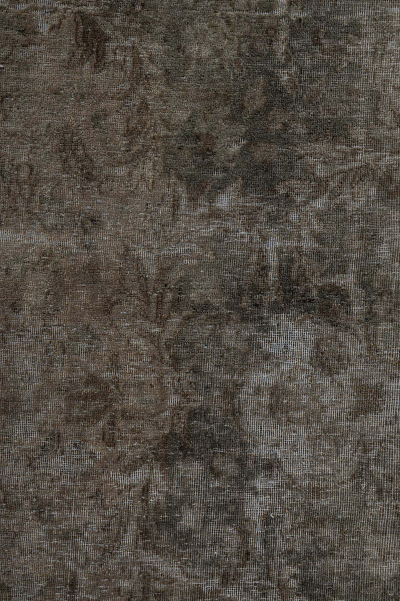 Overdyed 651x397cm