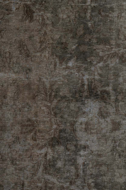 Overdyed 651x397cm