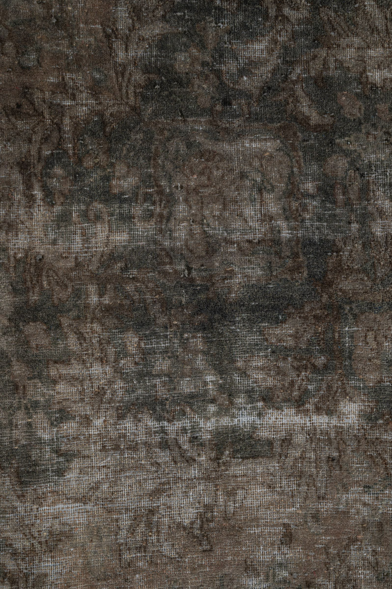 Overdyed 651x397cm