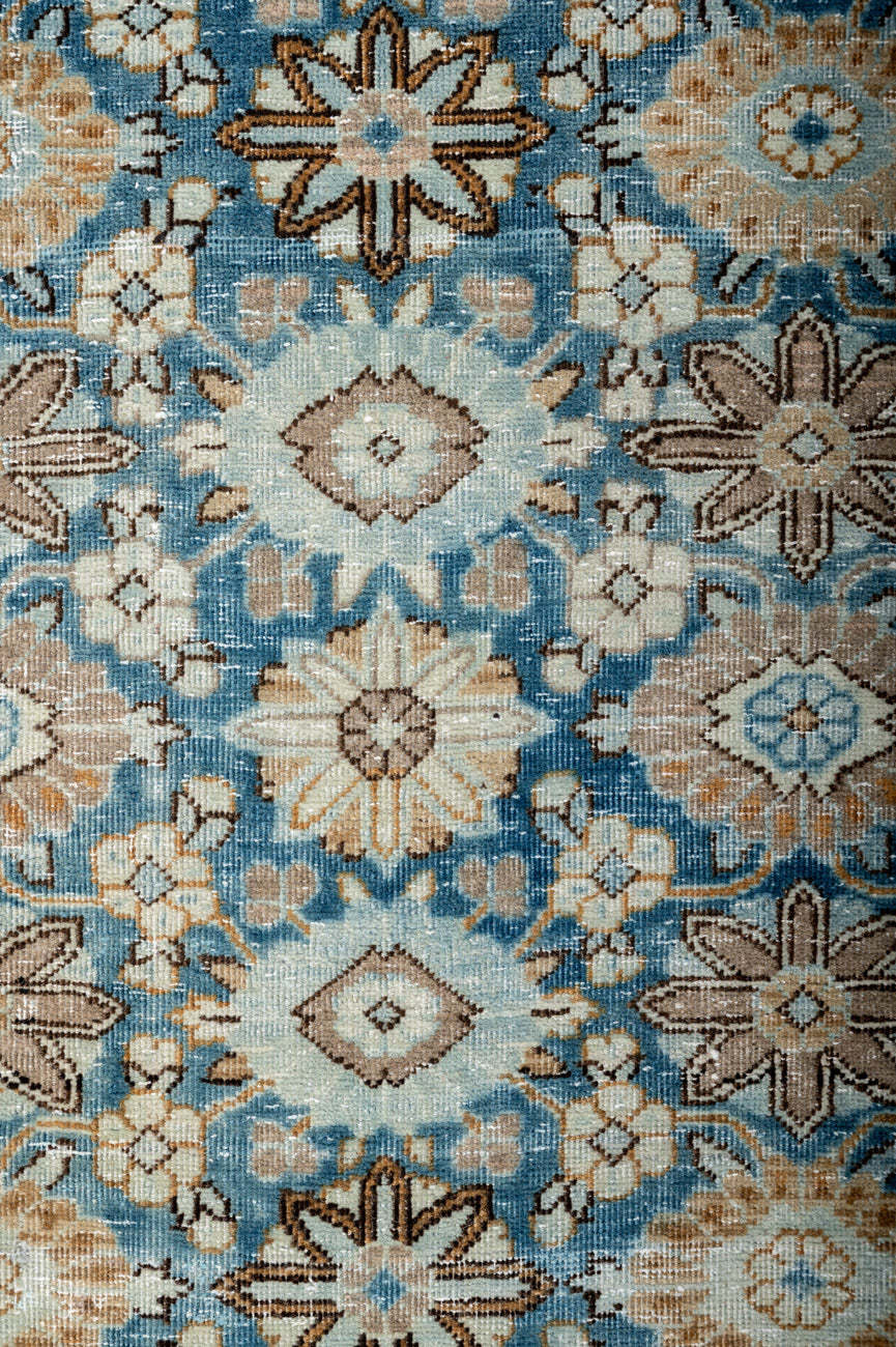 Vintage Distressed  Mahal 304x219cm