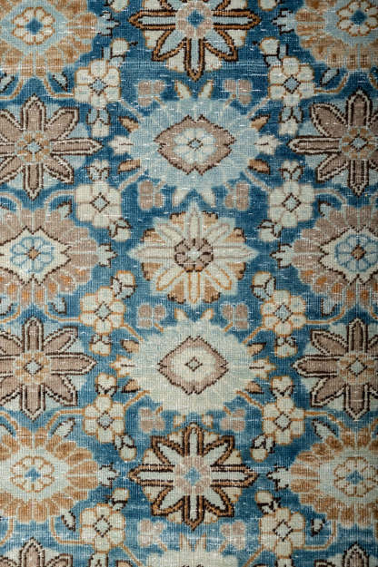 Vintage Distressed  Mahal 304x219cm