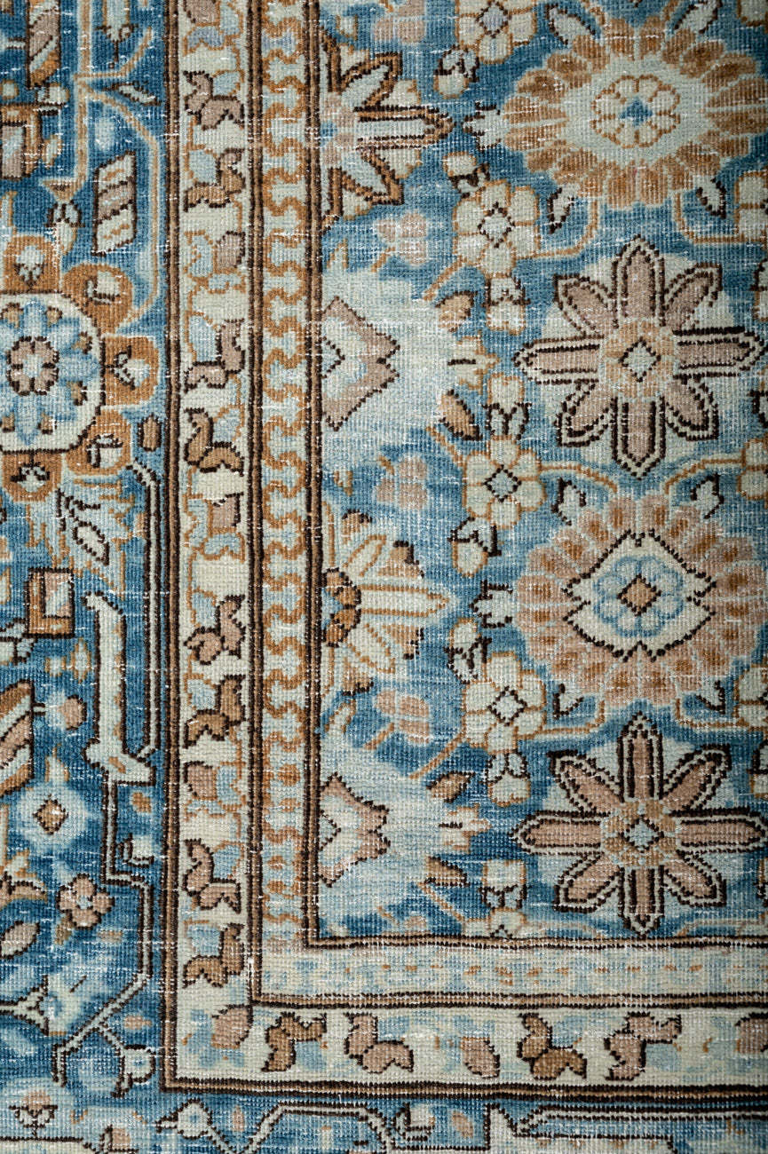 Vintage Distressed  Mahal 304x219cm