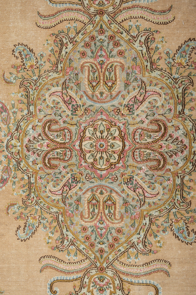 Vintage Distressed  Kerman 400x263cm