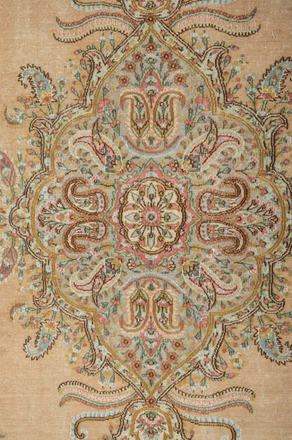 Vintage Distressed  Kerman 400x263cm