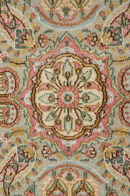 Vintage Distressed  Kerman 400x263cm