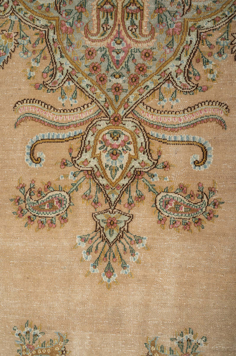 Vintage Distressed  Kerman 400x263cm