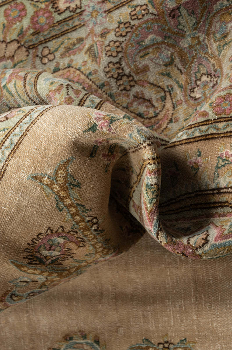 Vintage Distressed  Kerman 400x263cm