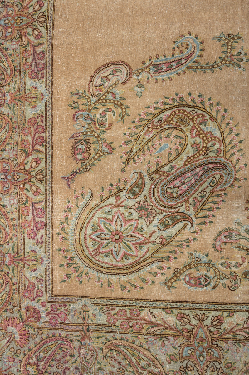 Vintage Distressed  Kerman 400x263cm