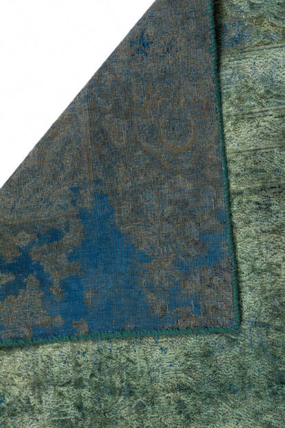 Overdyed 430x305cm