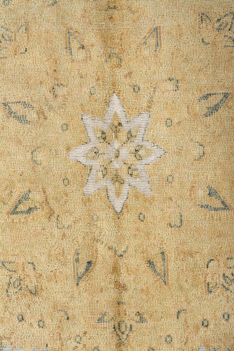 Overdyed 410x297cm