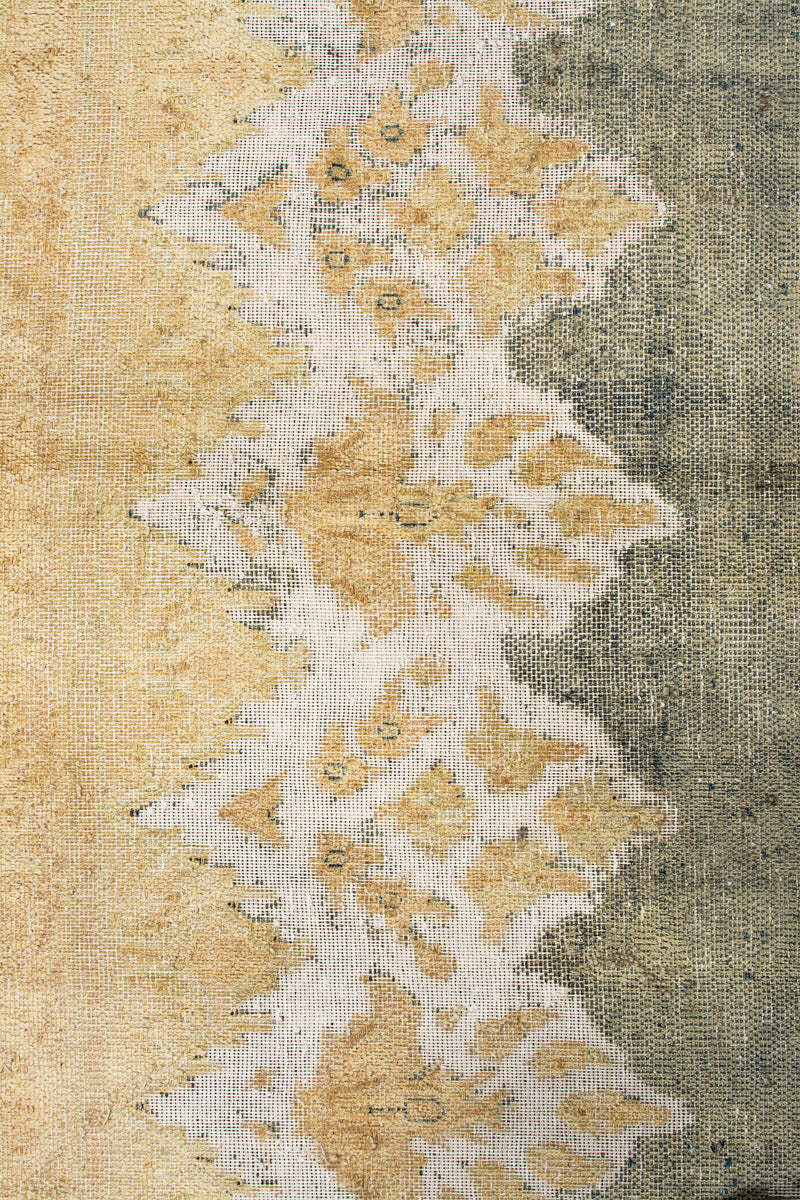 Overdyed 410x297cm