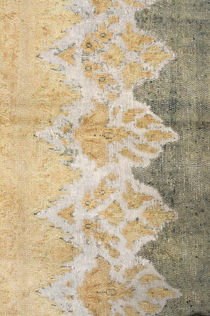 Overdyed 410x297cm
