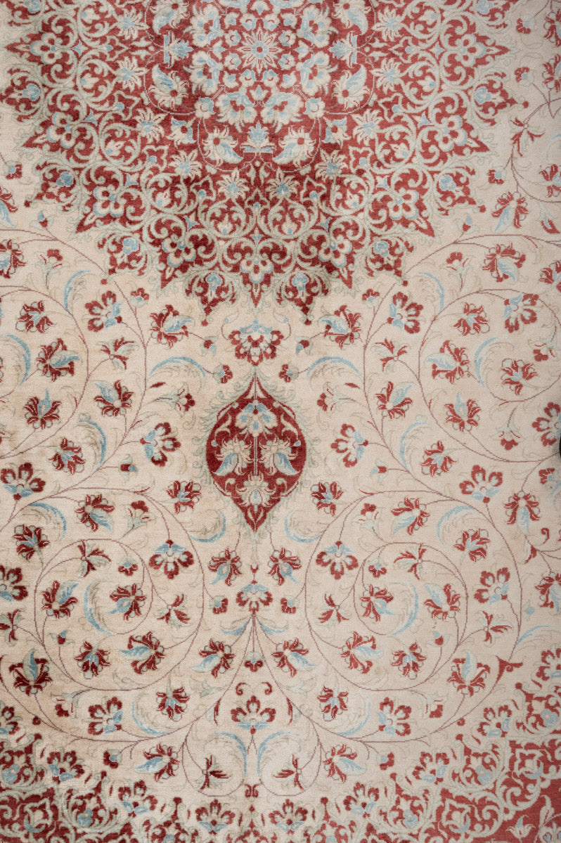 Signed Qum Silk 196x129cm