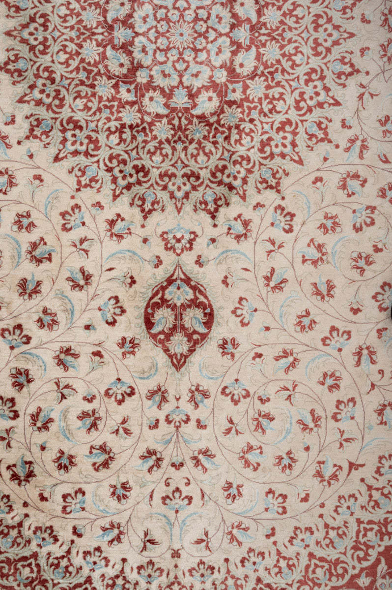 Signed Qum Silk 196x129cm