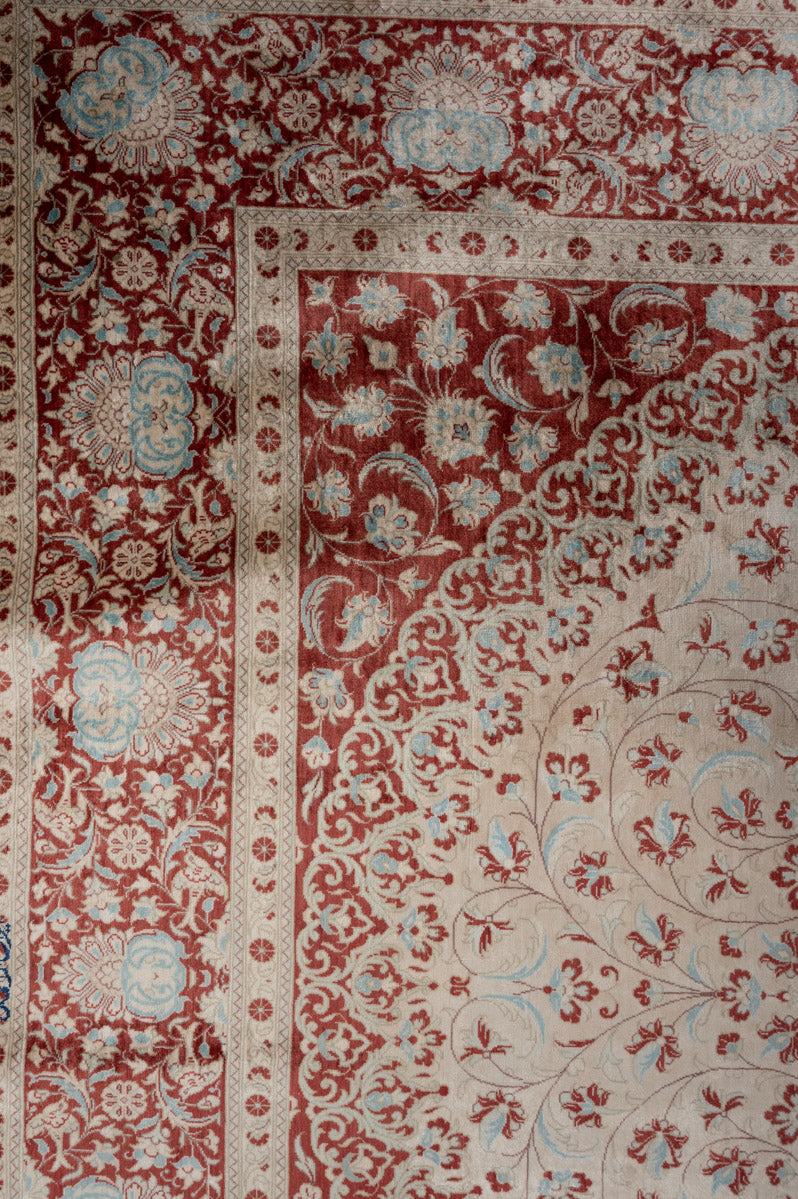 Signed Qum Silk 196x129cm