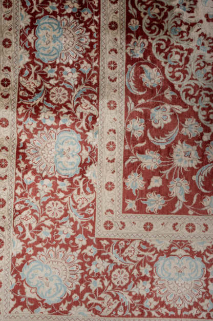 Signed Qum Silk 196x129cm