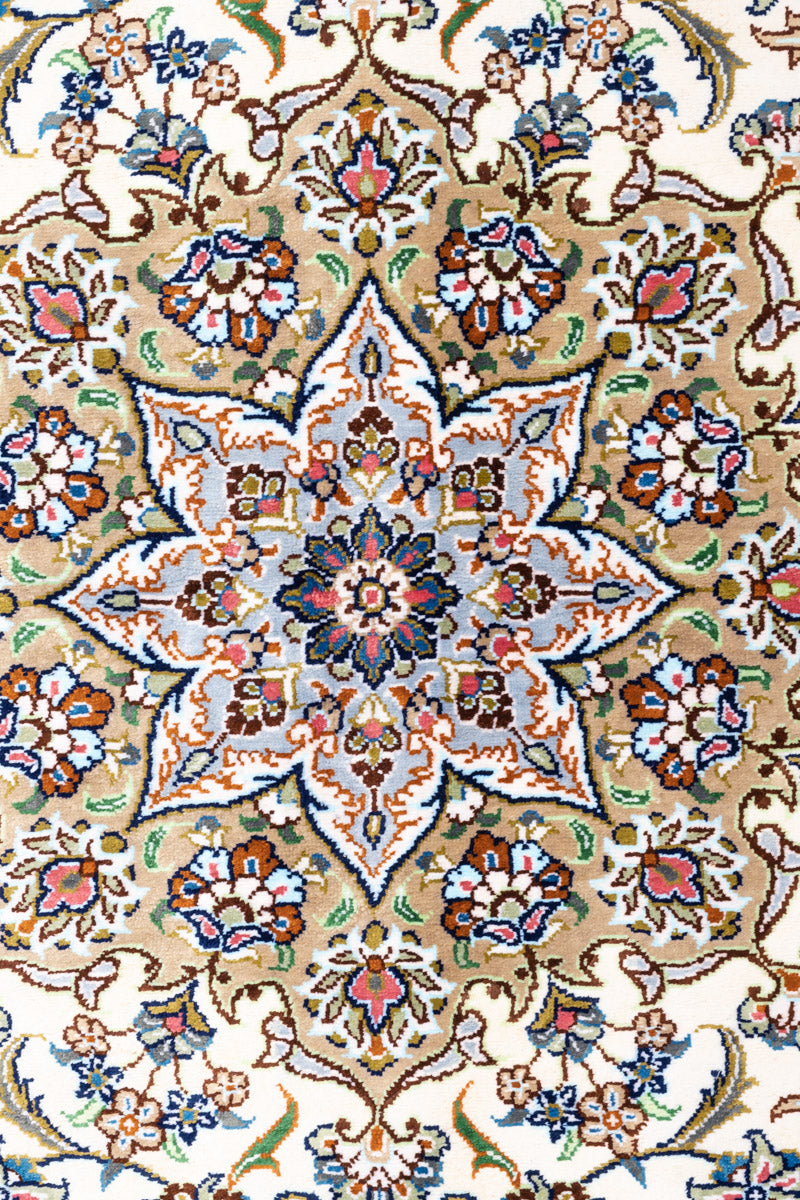Signed Qum Silk 197x131cm