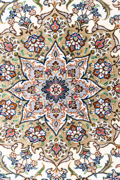 Signed Qum Silk 197x131cm